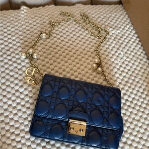 Quilted small Chain Shoulder Bag in Navy Blue